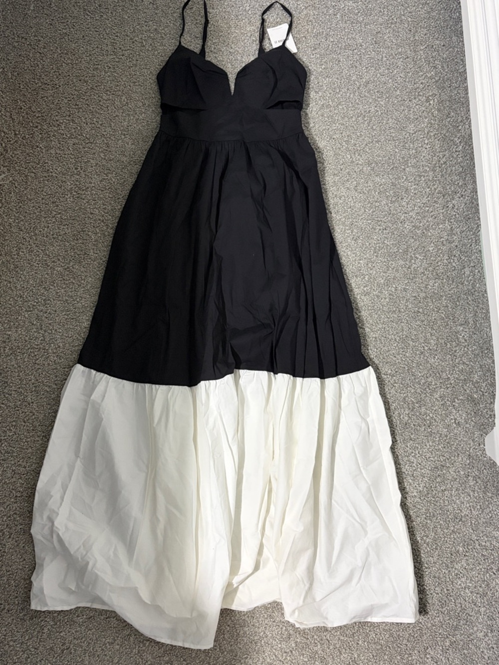 Forever 21 Black and White Two-Tone Spaghetti Strap Maxi Dress